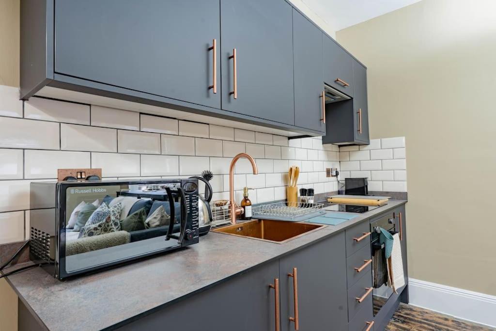 Stunning Boutique Flat In Central Location - Beatrice Бат Экстерьер фото